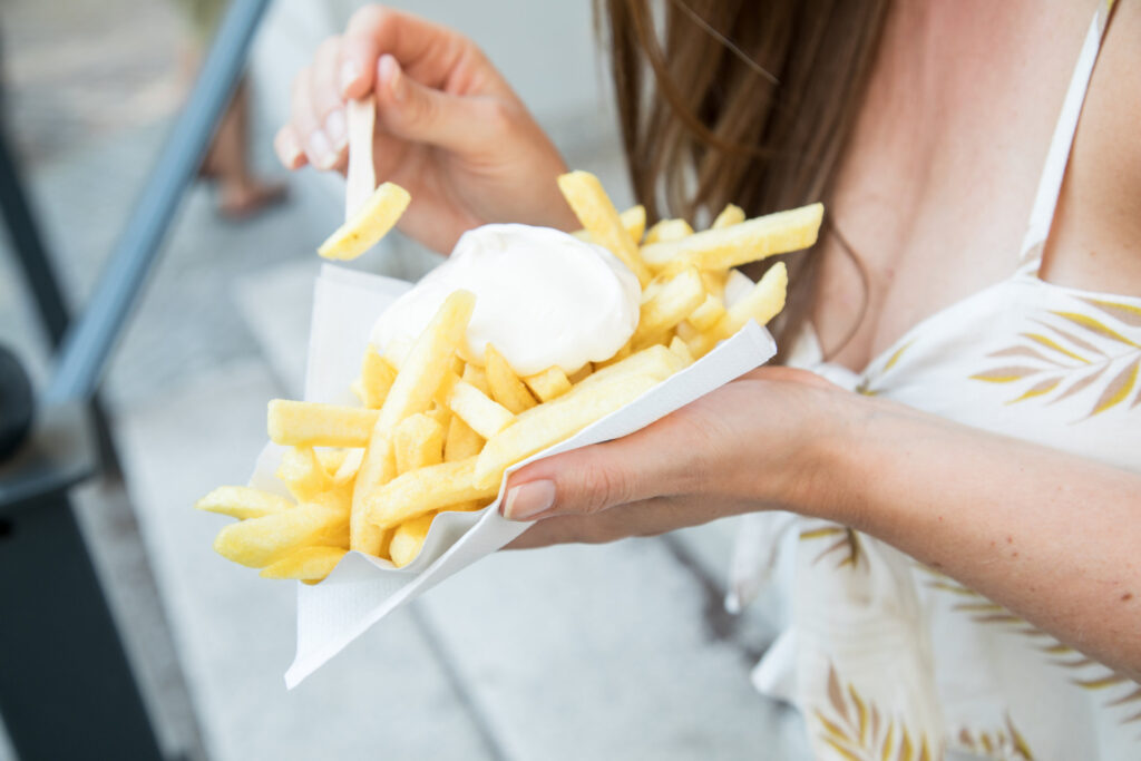 Das ist der beste Hitzetipp des Sommers: Pommes essen. Denn sie geben dem Körper Salz zurück, das er vorher durch das Schwitzen verloren hat.