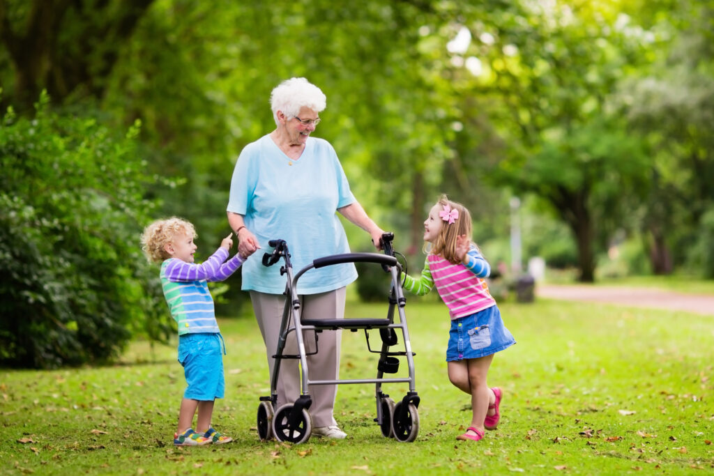 Unabhängigkeit, körperliche und geistige Gesundheit, Erhalt sozialer Kontakte – Mobilität im Alter bietet viele positive Aspekte.