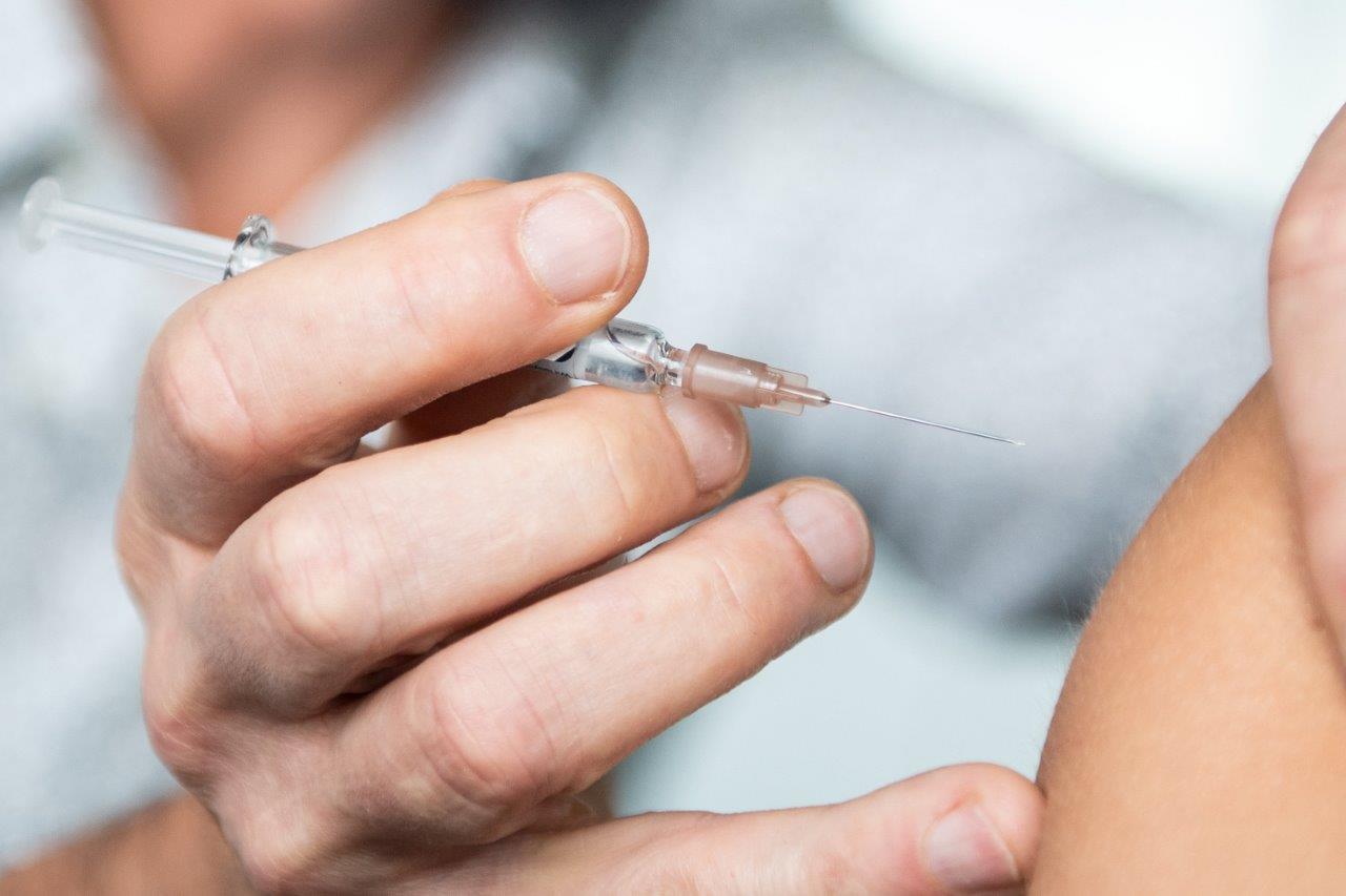 Seit 2022 dürfen auch Apotheken Grippeschutzimpfungen anbieten.