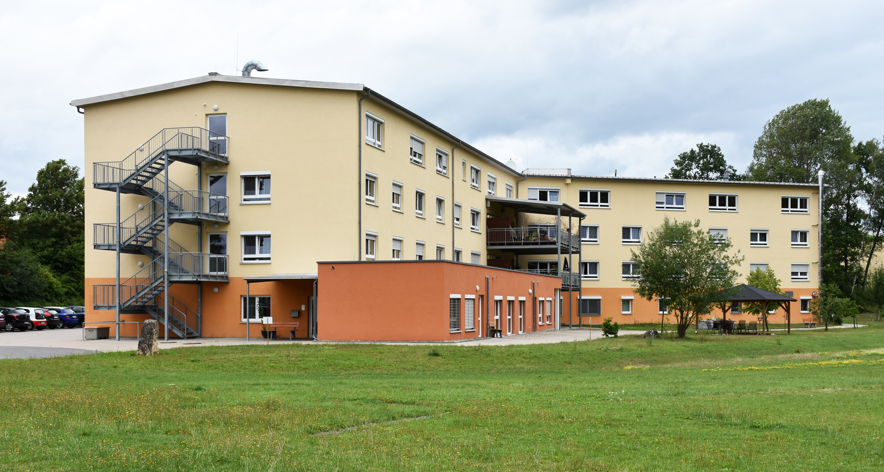 Mitten im Grünen bietet die Arche Noris Hummeltal nicht nur pflegerische Leistungen, sondern auch ein naturnahes Umfeld.