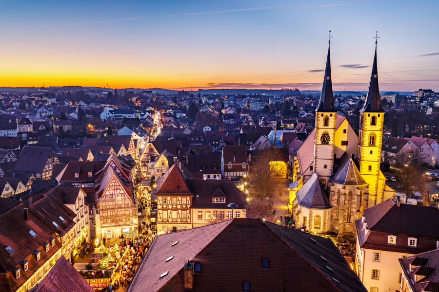 Die mittelalterliche Stadtkulisse von Bad Wimpfen bildet einen herrlichen Rahmen für den Weihnachtsmarkt.