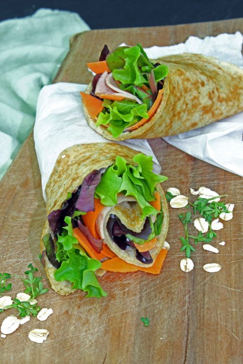 Rezepttipp_Bild Für die gesunde Mittagspause sind Hafer-Wraps genau das Richtige. Foto: djd/www.alleskoerner.de
